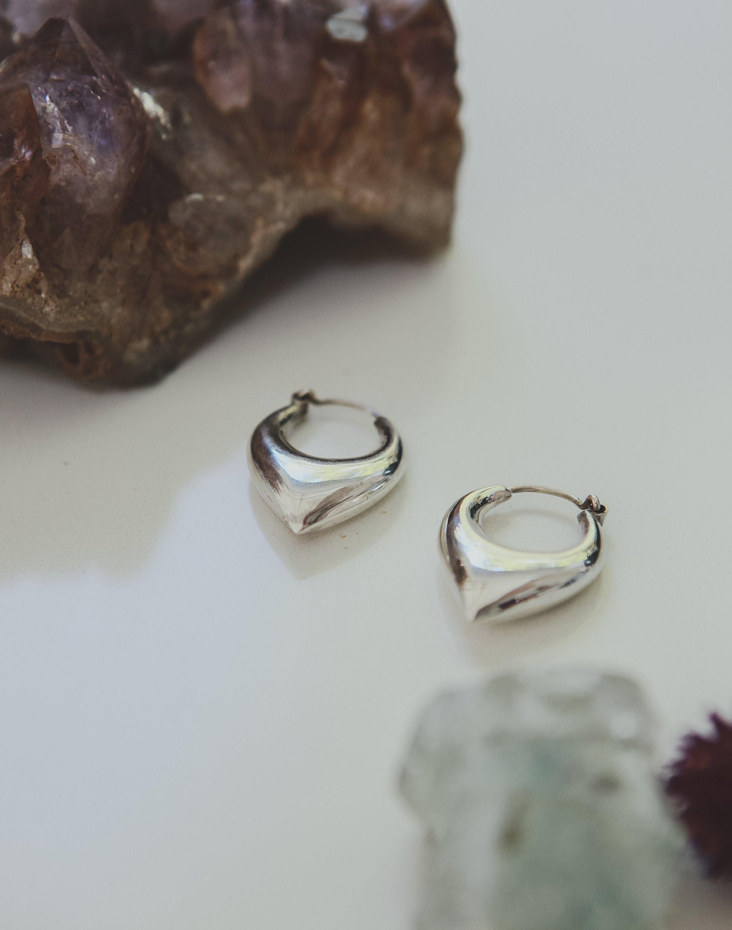 Hollowed Pointed Earrings Small